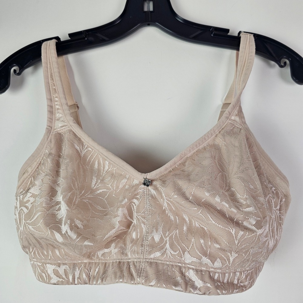 Breezies 34DD Beige Lace Seamless Wirefree Bra No Padding Wireless Everyday